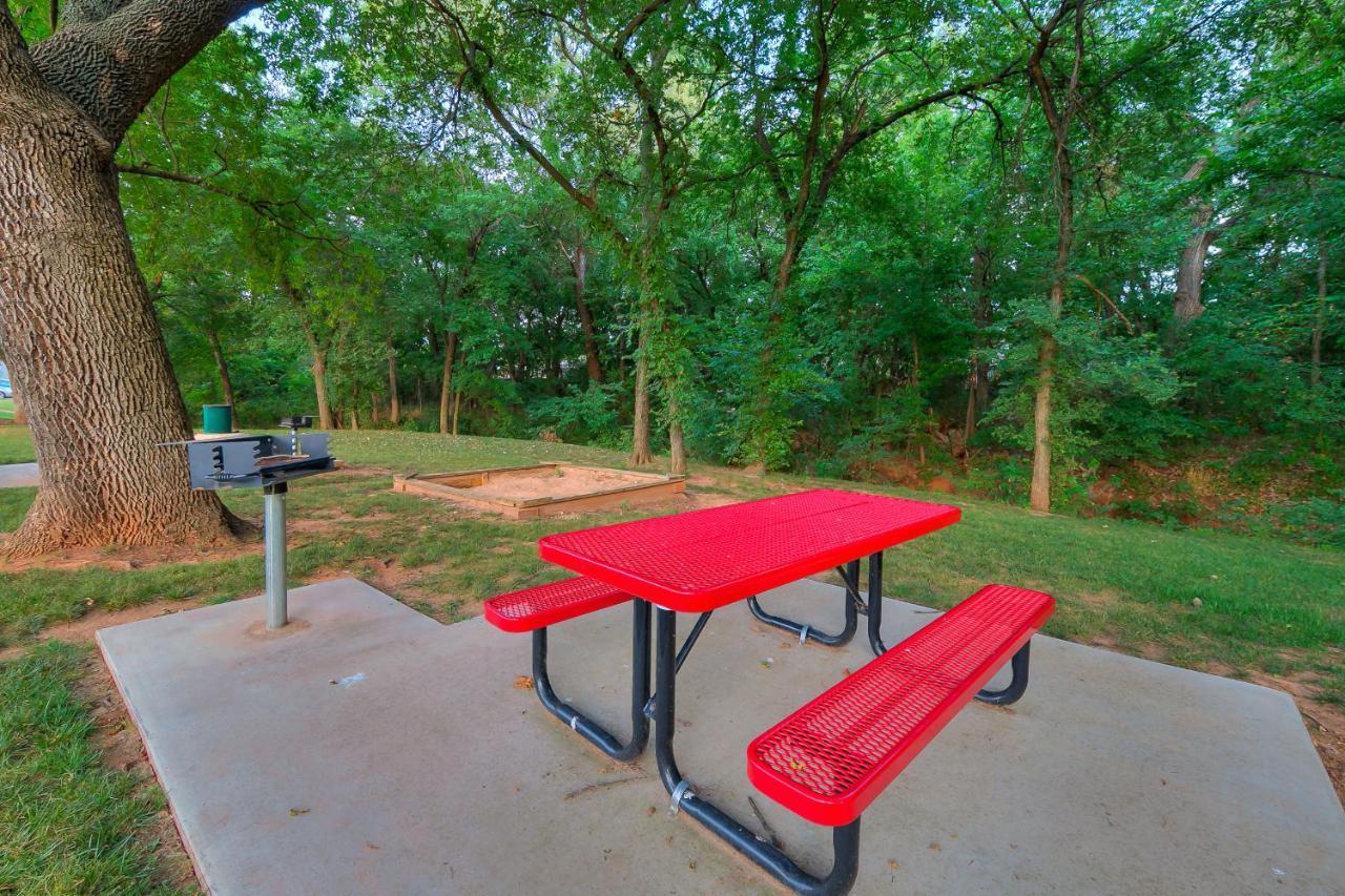 Ou Sooner, Pool & Gym, Bbq, Netflix, 100Mb Internet, Lg Washer & Dryer, Close To Ou! Норман Экстерьер фото